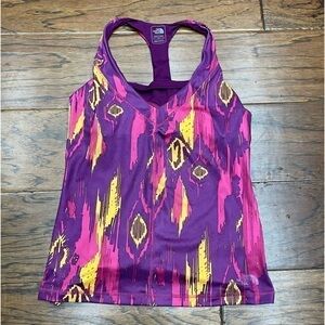 The North Face women’s NWT tadasana vapor print razzle pink print yoga top